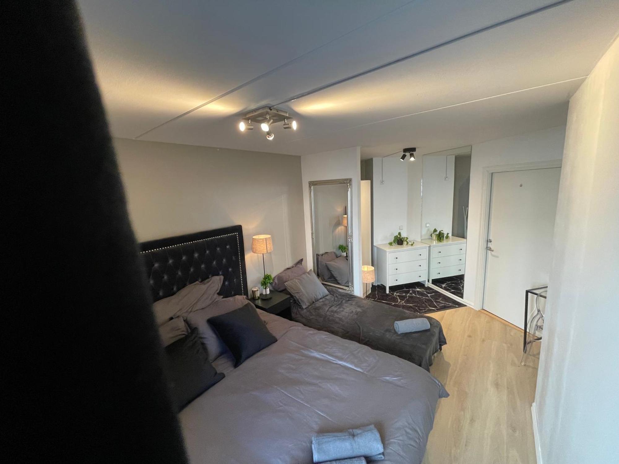 Luxurious Modern Room In Central Oslo - Eur 4K Expensive Bed And 82" Cinematic Tv מראה חיצוני תמונה