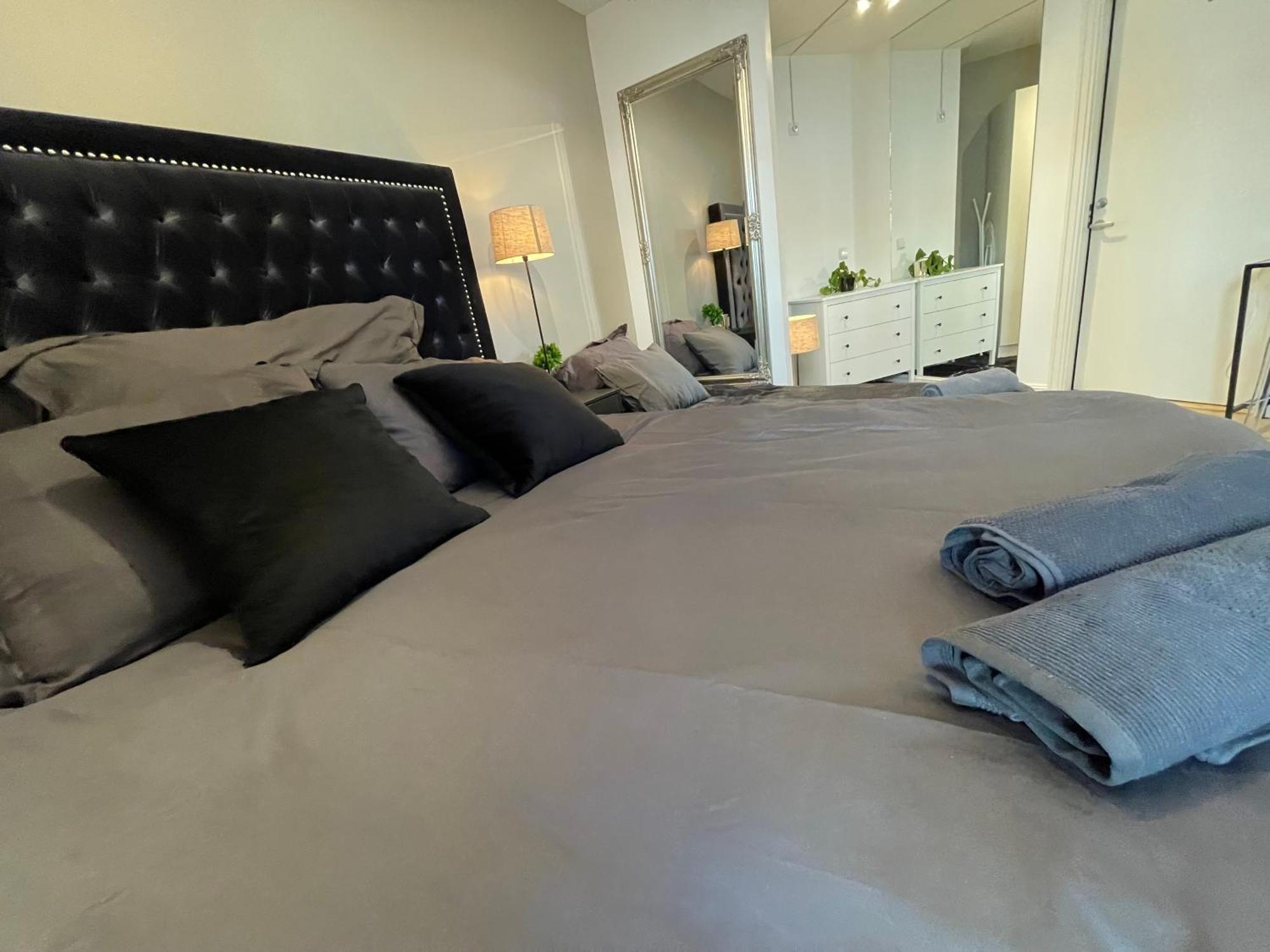 Luxurious Modern Room In Central Oslo - Eur 4K Expensive Bed And 82" Cinematic Tv מראה חיצוני תמונה